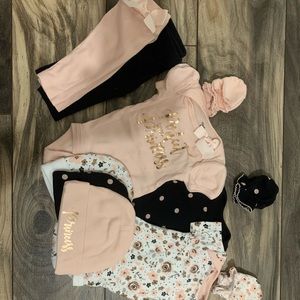 Newborn set with hats and mittens
